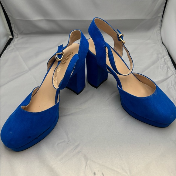 NWOT Beautiful Blue 3 3/4 inch platform ankle heels. - Picture 2 of 4